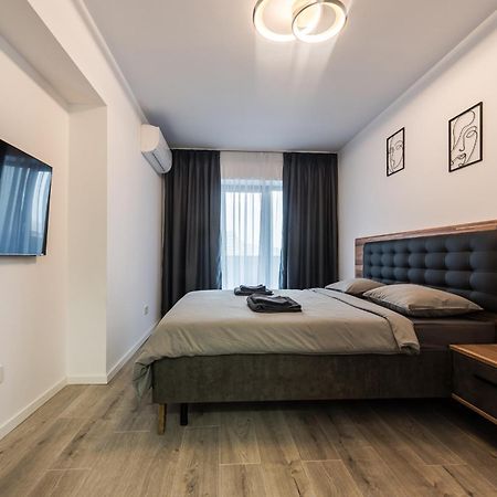 Vanda - Park-View Apartment With Private Balcony Бухарест Екстер'єр фото
